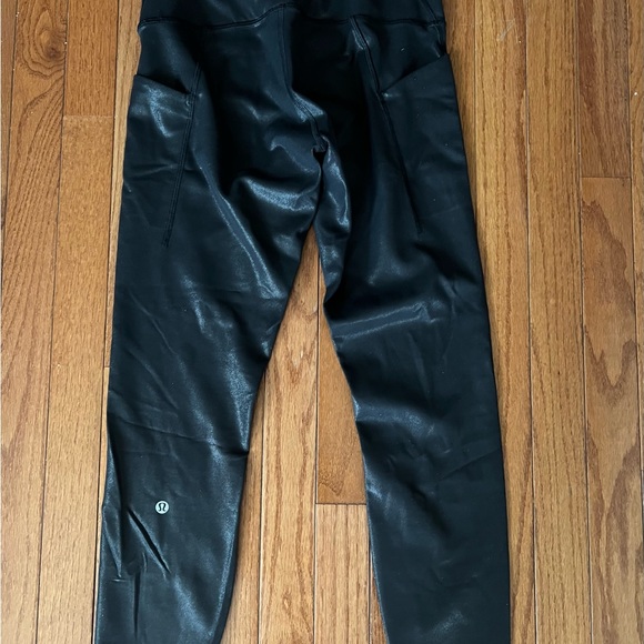 GUC Lululemon Wunder Pockets foil sz 8, 25” - Picture 3 of 4